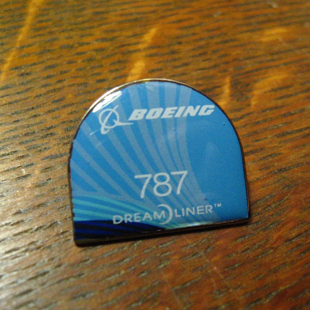 Boeing 787 Dreamliner Airplane Lapel Pin